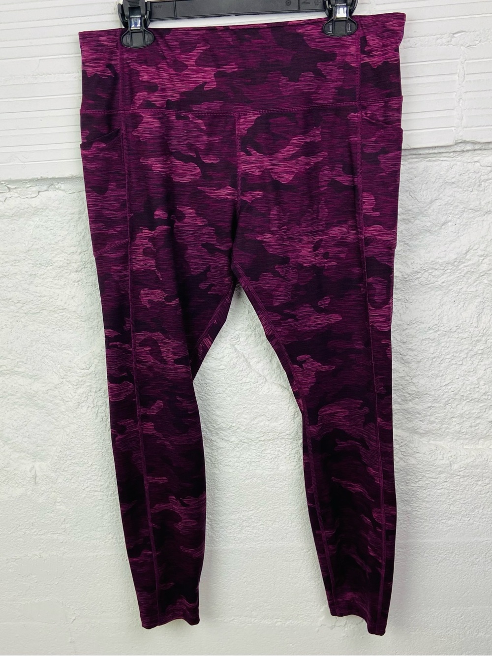Avia Magenta & Dark Purple Camo phone pocket yoga athletic Leggings size XXL - Picture 3 of 12